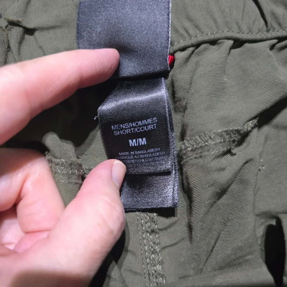 The North Face Convertible Cargo Pants Mens M Short Olive Green Hiking Utility